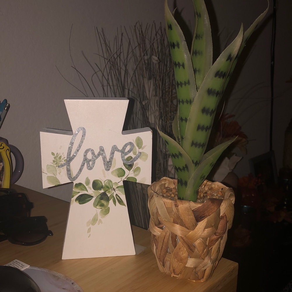 Cross & plant decor